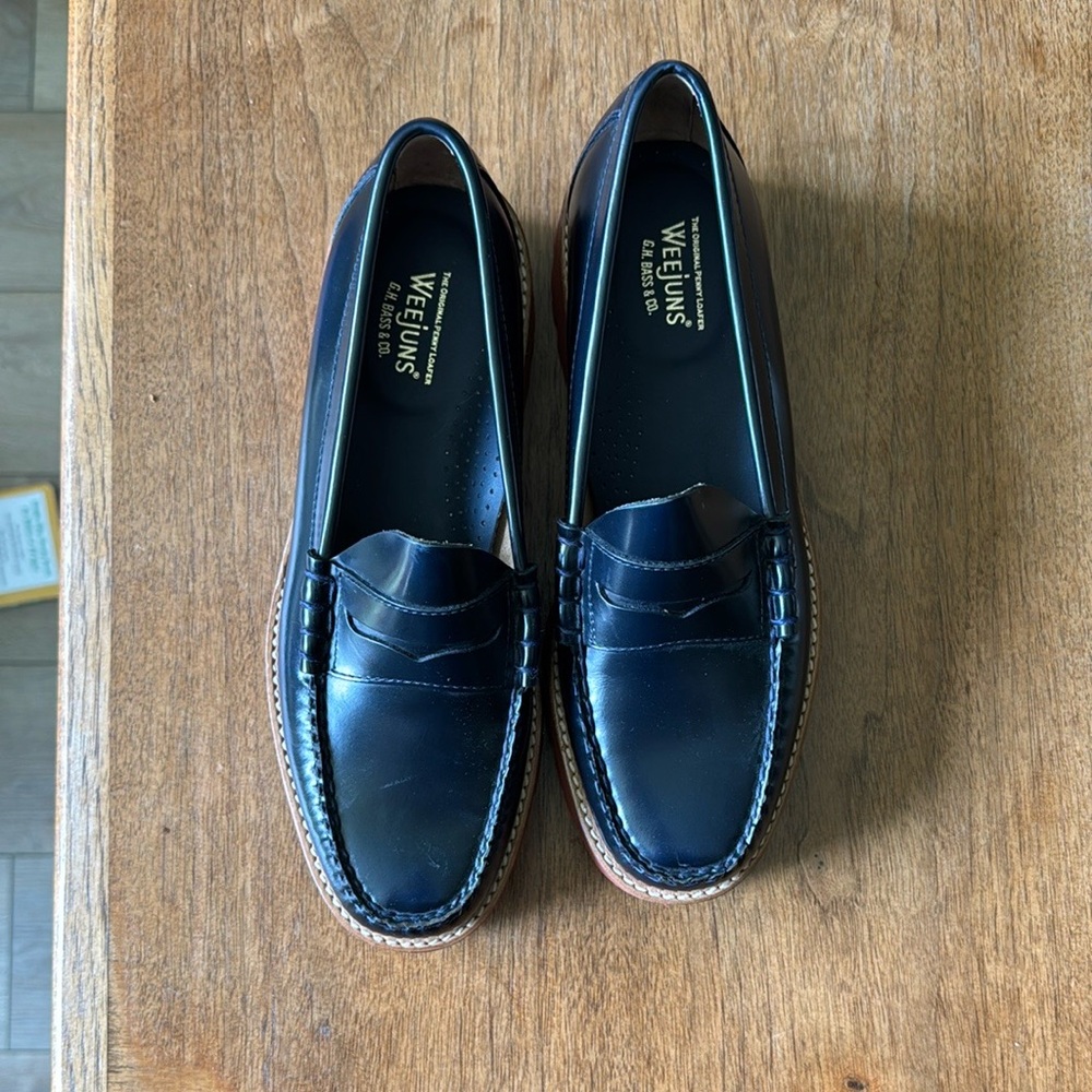 G.H. Bass & Co. Navy Blue Leather Weejuns Penny Loafers with Red Soles NWB - Picture 5 of 9